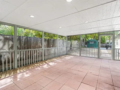 4050 Turks Cap Place Sarasota FL 34234