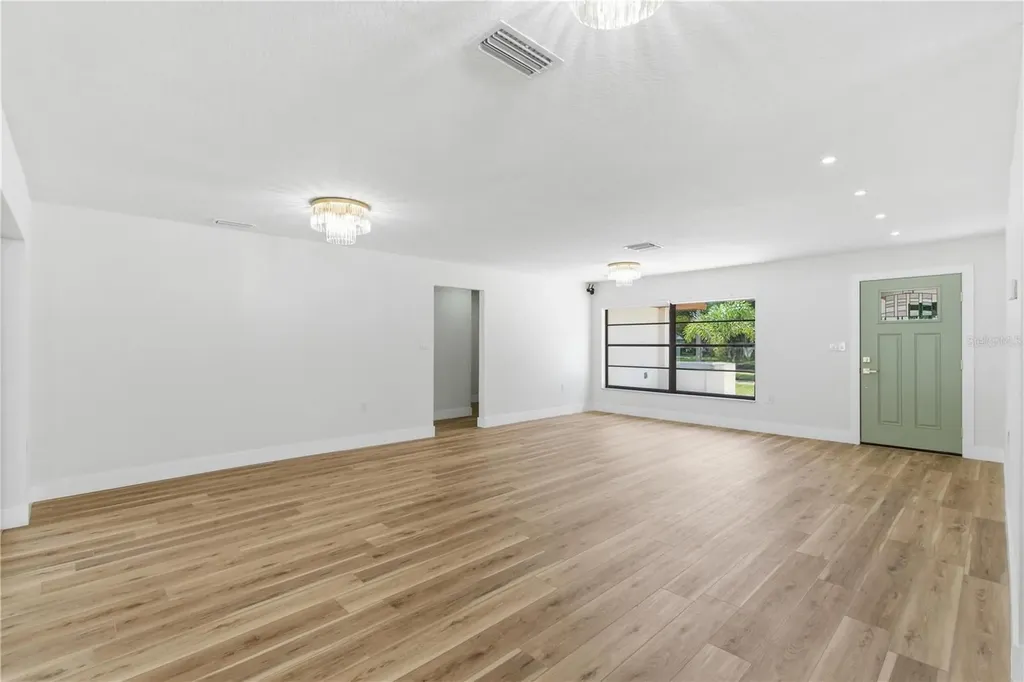 2309 Pin Oak Lane E Clearwater FL 33759