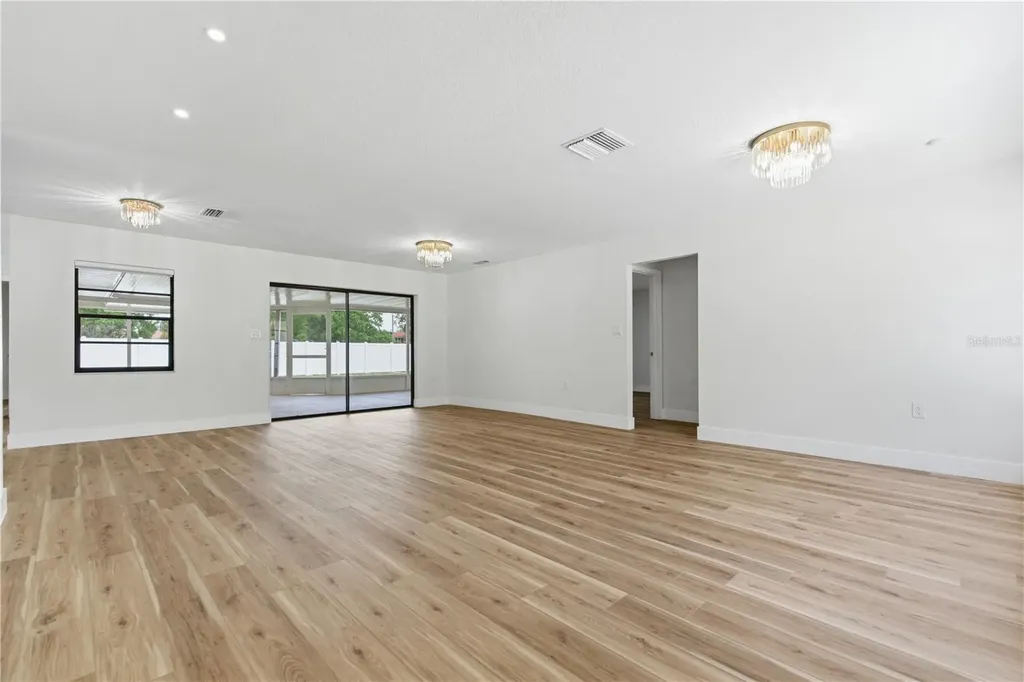 2309 Pin Oak Lane E Clearwater FL 33759