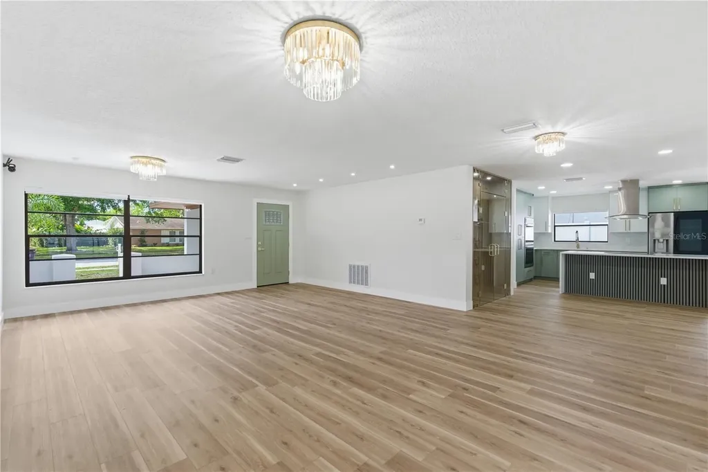2309 Pin Oak Lane E Clearwater FL 33759
