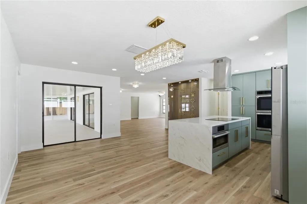 2309 Pin Oak Lane E Clearwater FL 33759