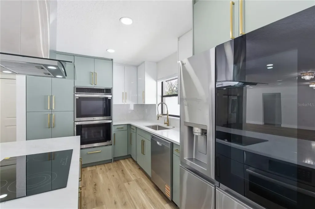 2309 Pin Oak Lane E Clearwater FL 33759