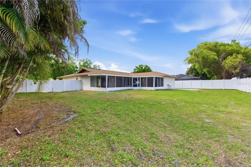 2309 Pin Oak Lane E Clearwater FL 33759