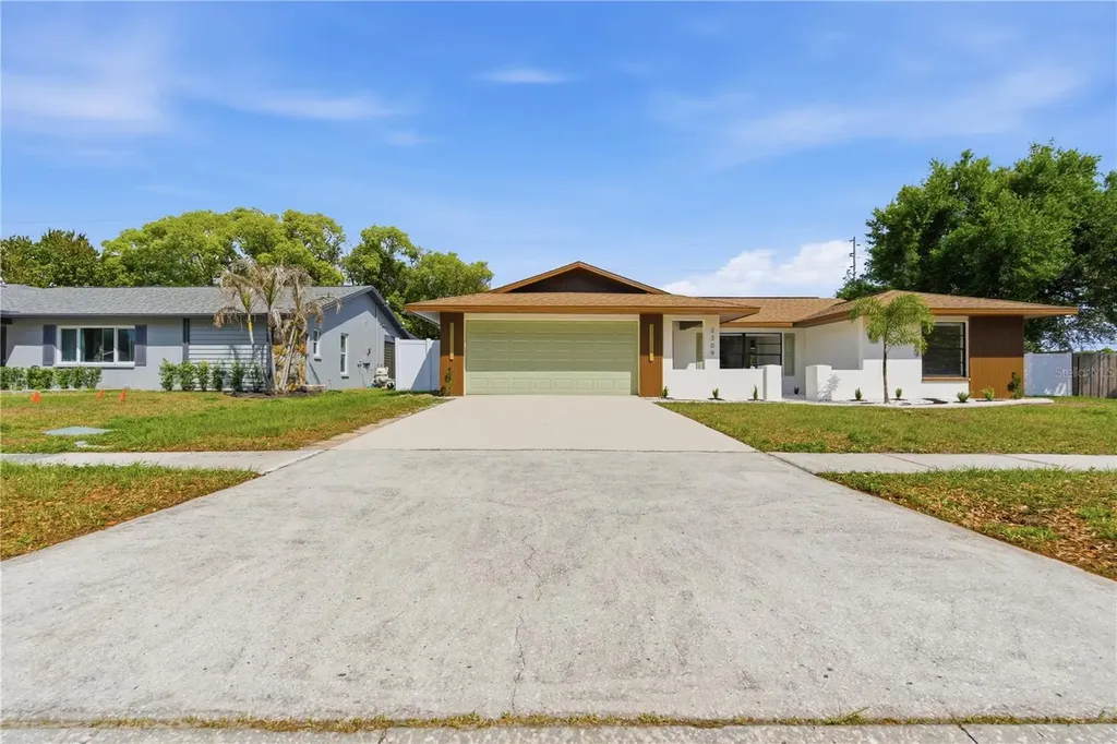 2309 Pin Oak Lane E Clearwater FL 33759
