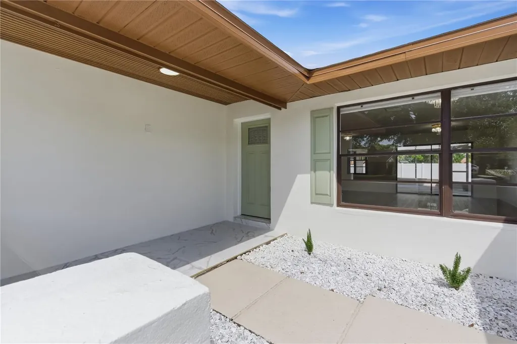 2309 Pin Oak Lane E Clearwater FL 33759