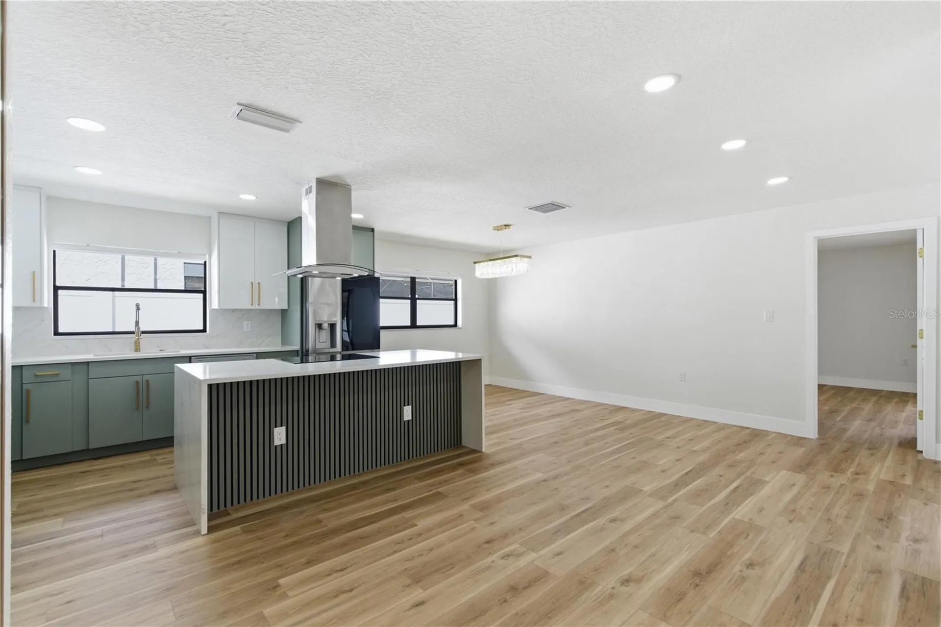 2309 Pin Oak Lane E Clearwater FL 33759