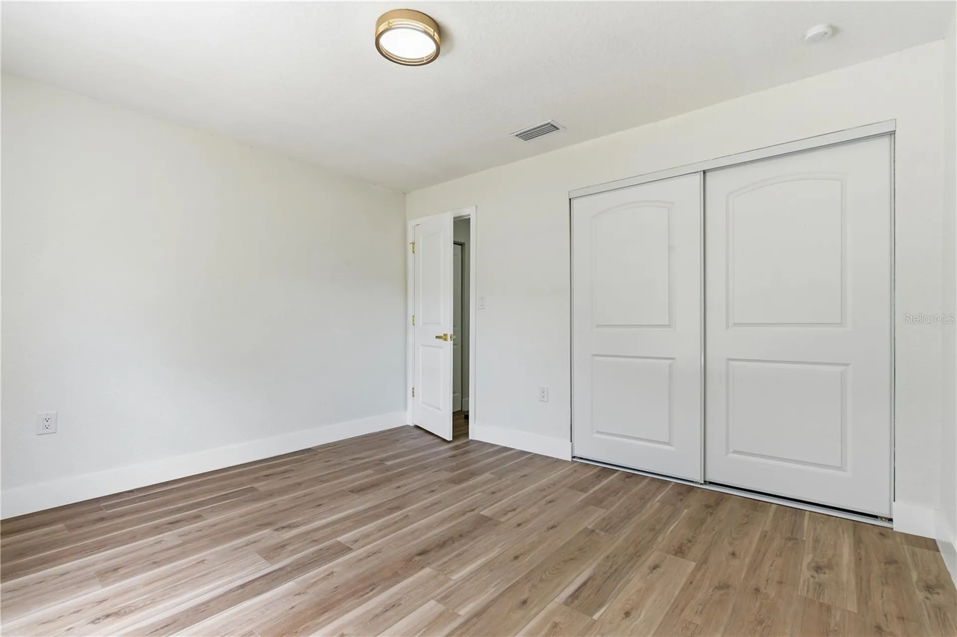 2309 Pin Oak Lane E Clearwater FL 33759