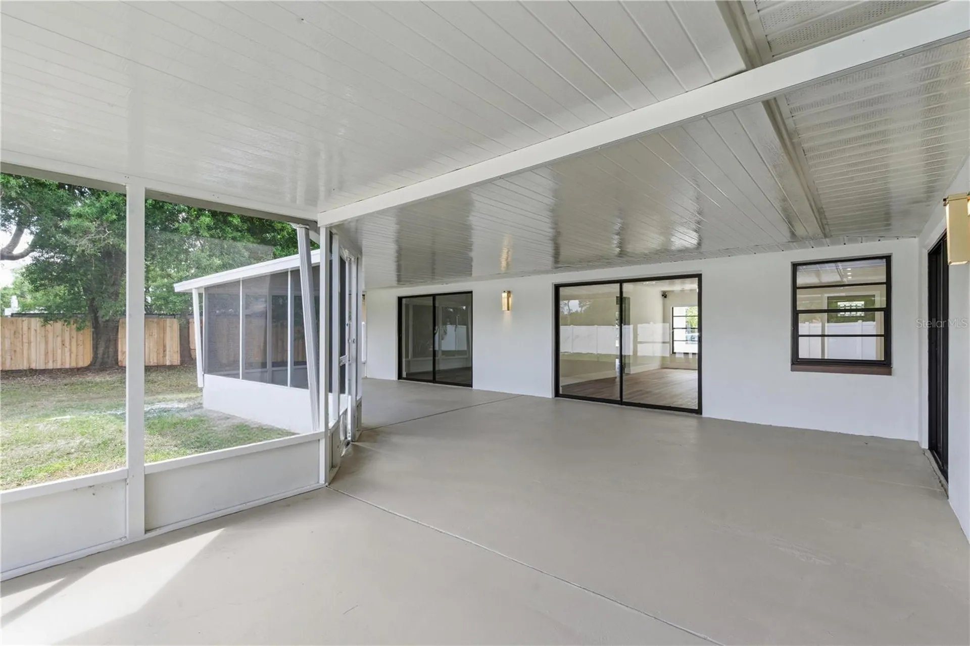 2309 Pin Oak Lane E Clearwater FL 33759