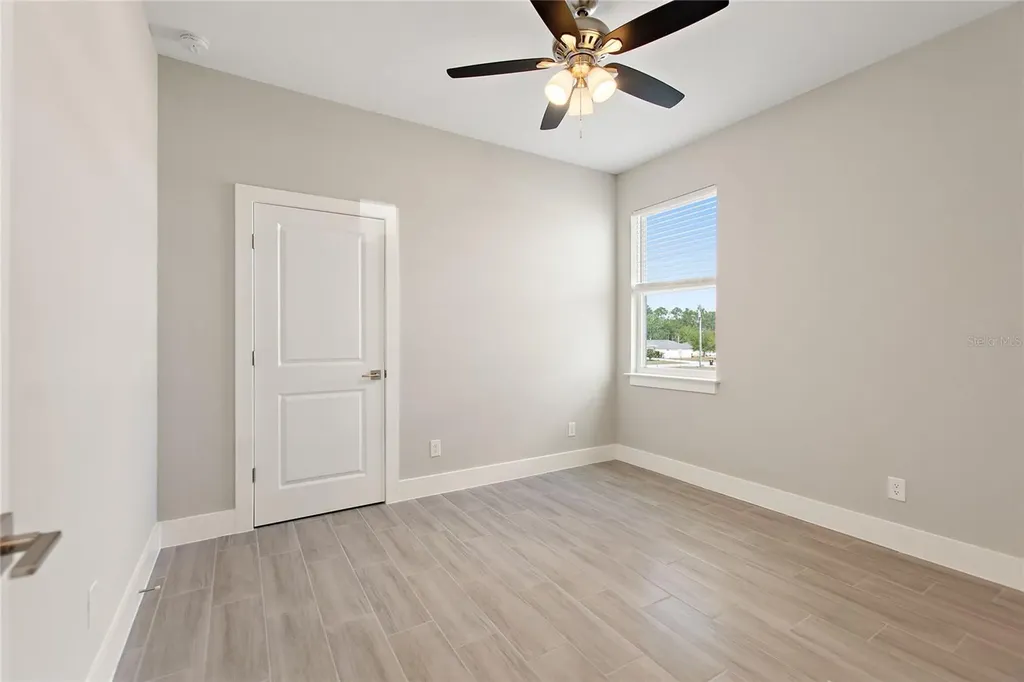 700 Desmoines Drive Kissimmee FL 34759