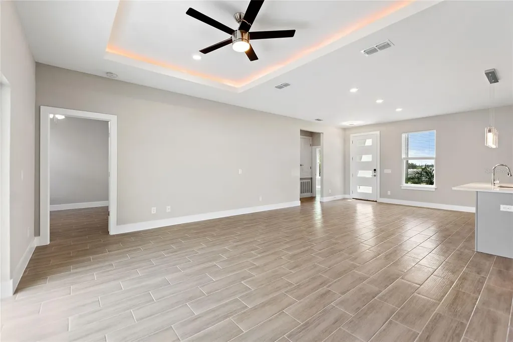 700 Desmoines Drive Kissimmee FL 34759