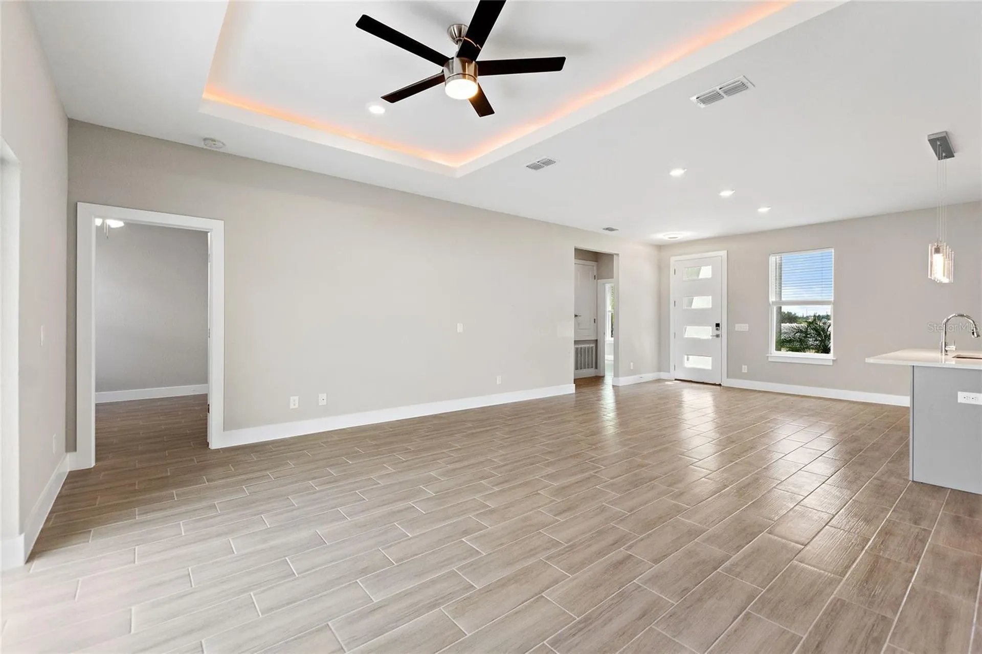 700 Desmoines Drive Kissimmee FL 34759