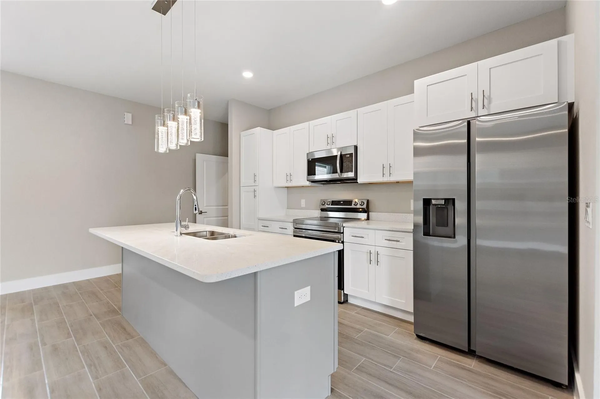700 Desmoines Drive Kissimmee FL 34759