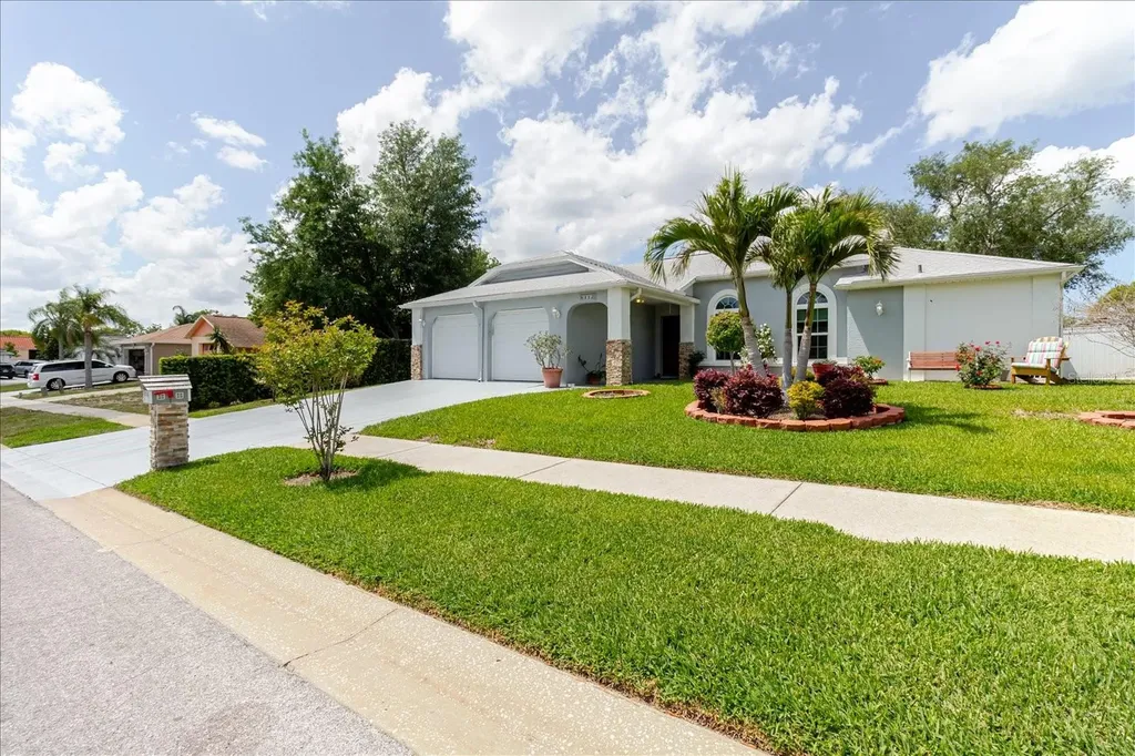 8112 Golden Bear Loop Port Richey FL 34668