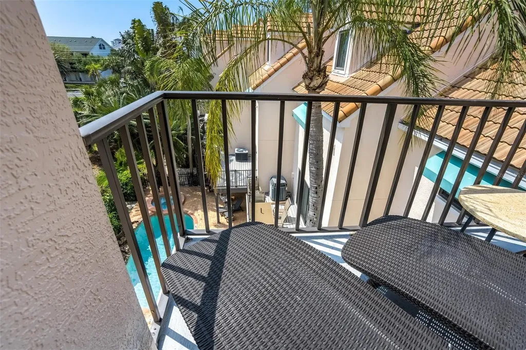 325 Island Way Clearwater Beach FL 33767
