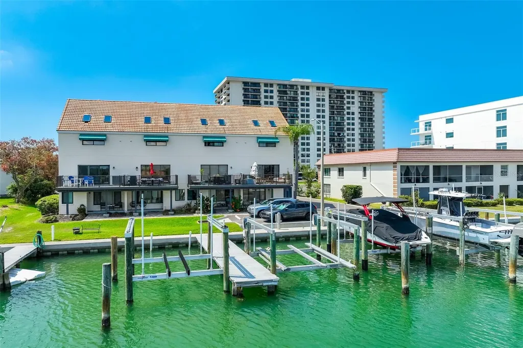 325 Island Way Clearwater Beach FL 33767