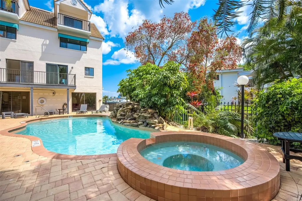 325 Island Way Clearwater Beach FL 33767