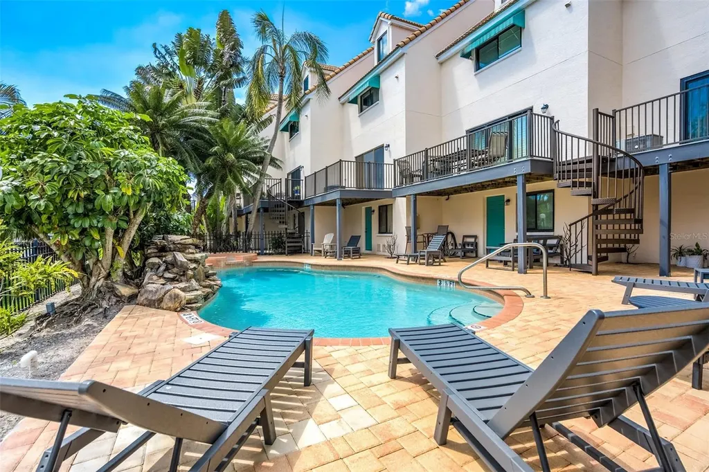 325 Island Way Clearwater Beach FL 33767