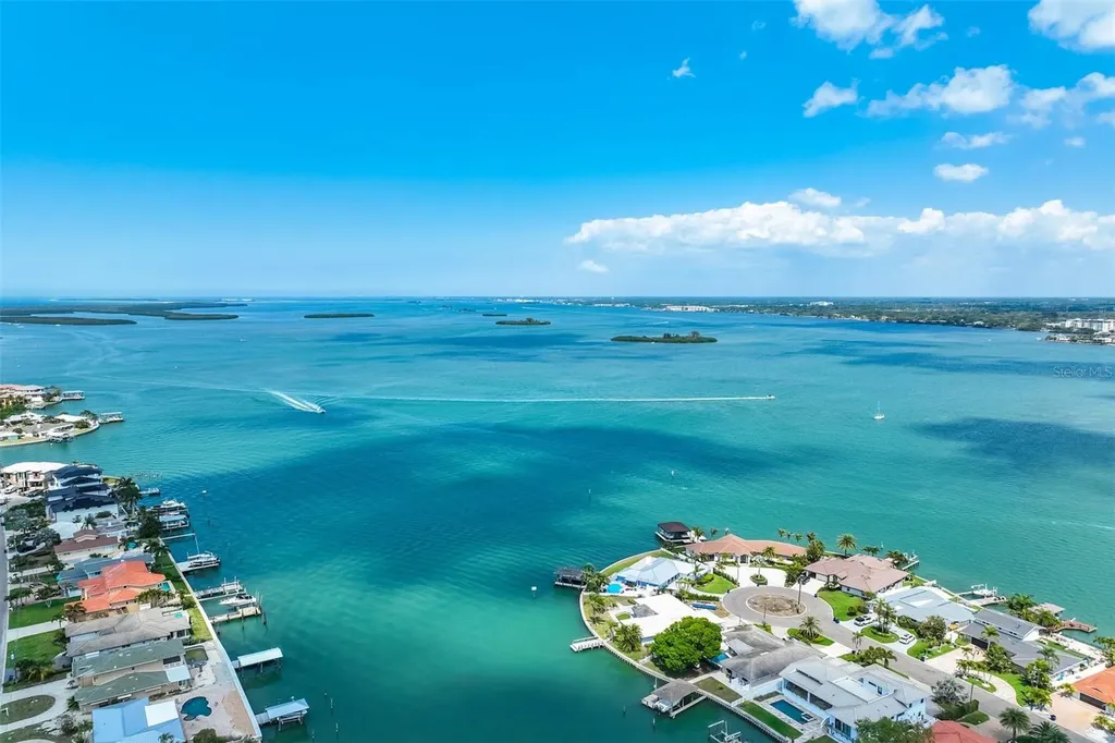 325 Island Way Clearwater Beach FL 33767