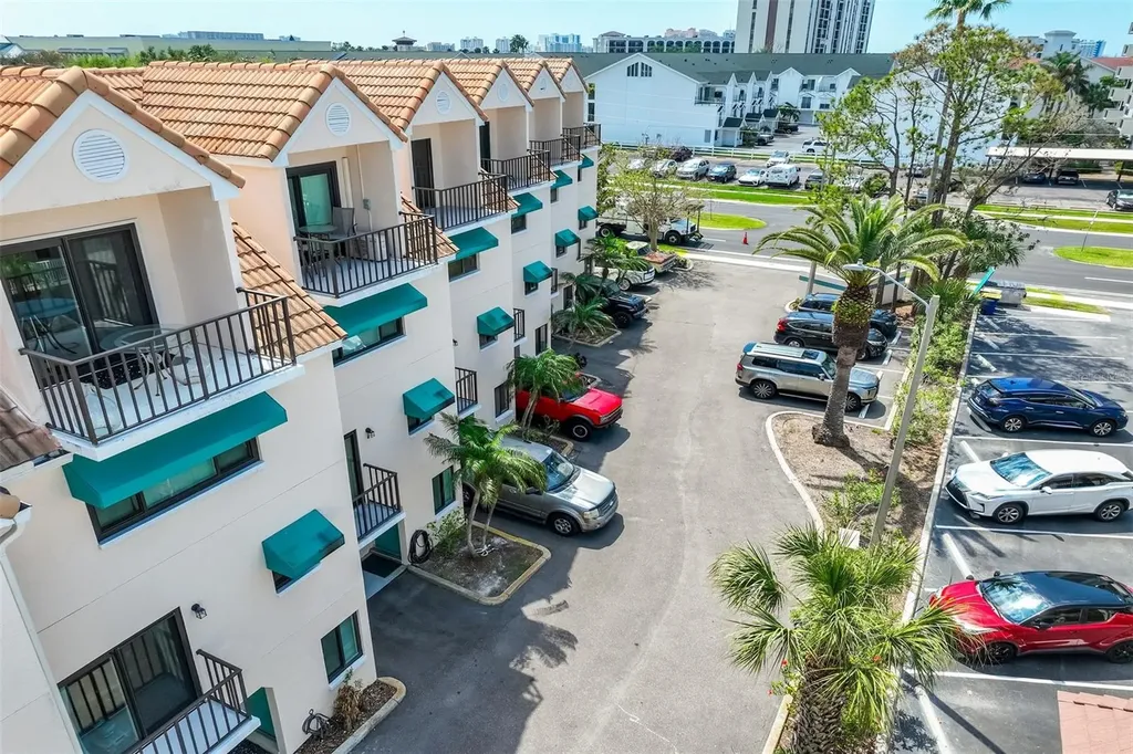 325 Island Way Clearwater Beach FL 33767