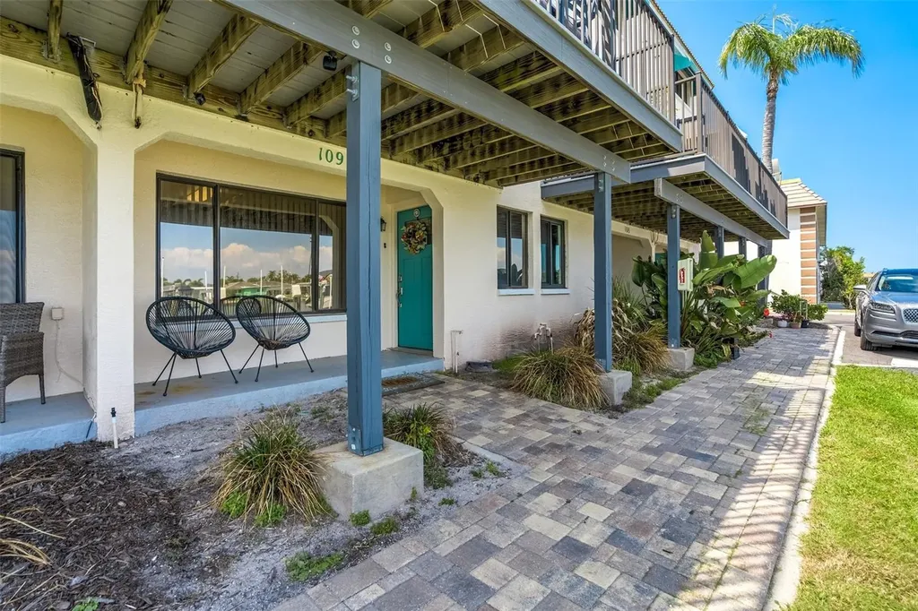 325 Island Way Clearwater Beach FL 33767