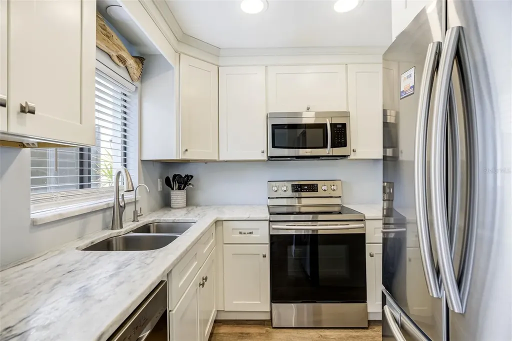 325 Island Way Clearwater Beach FL 33767