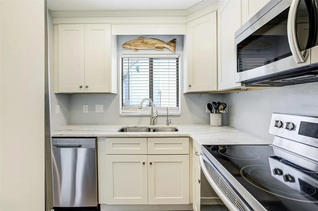 325 Island Way Clearwater Beach FL 33767