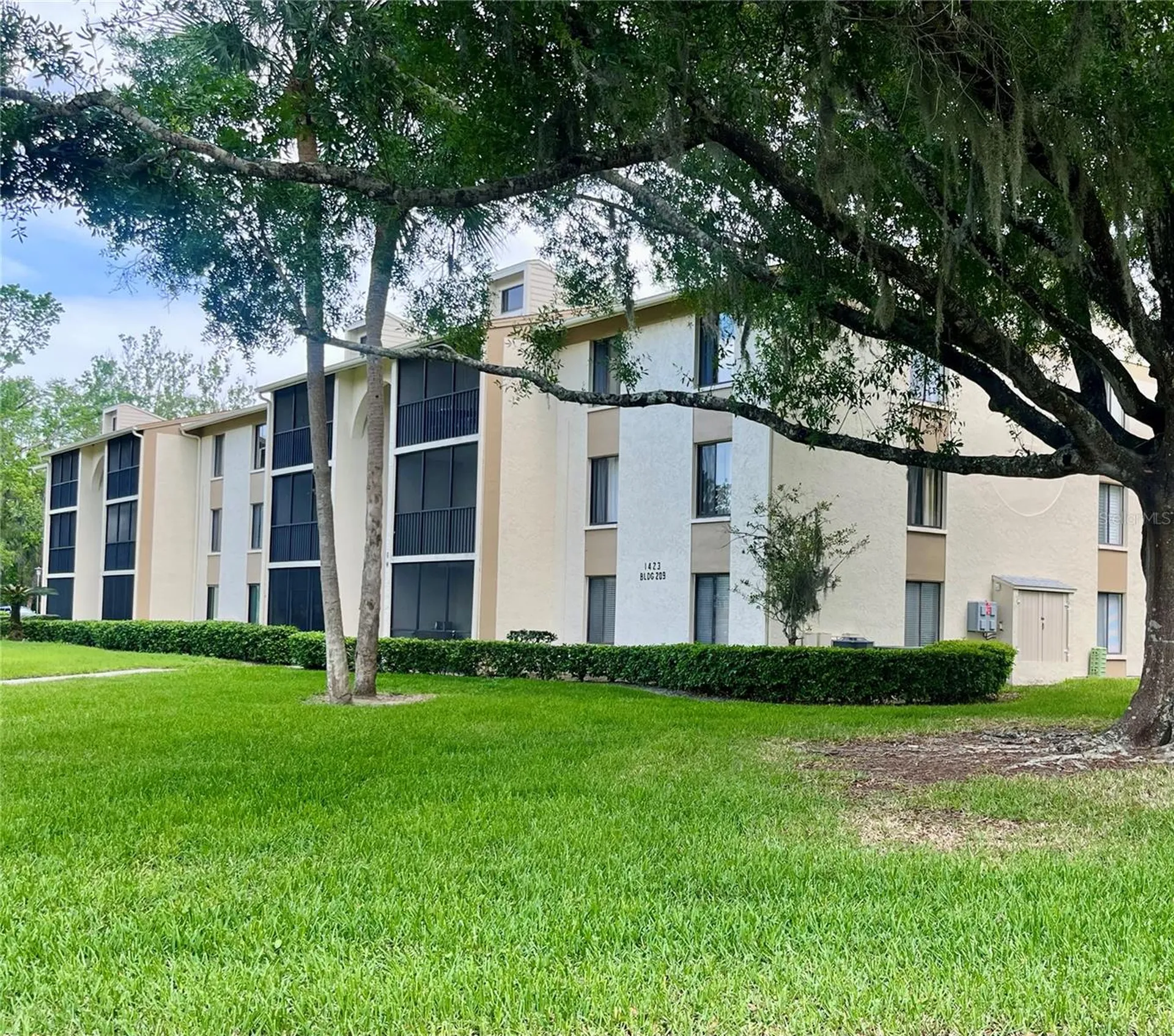 1423 Pine Glen Lane Tarpon Springs FL 34688