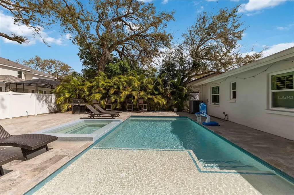 1865 Orchid Street Sarasota FL 34239