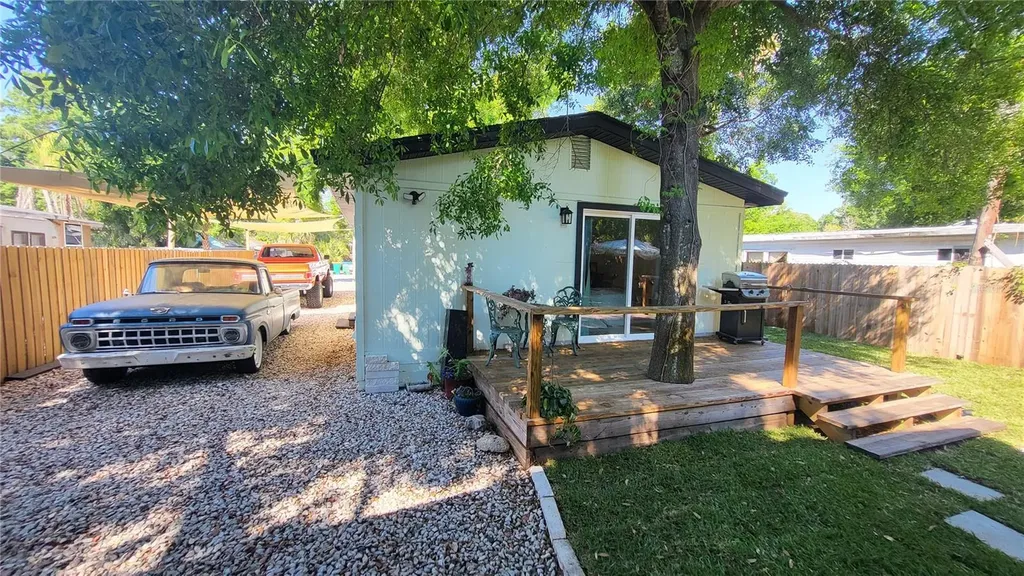 5115 67th Way N St Petersburg FL 33709