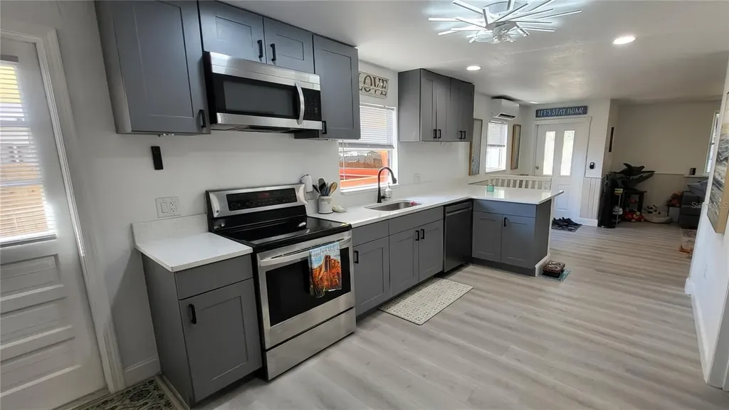 5115 67th Way N St Petersburg FL 33709
