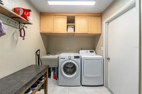 2725 NW 38th Street Gainesville FL 32605