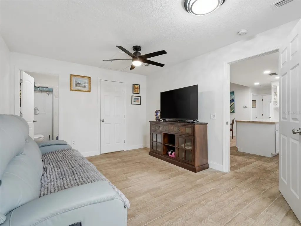 1004 W 7th Street New Smyrna Beach FL 32168