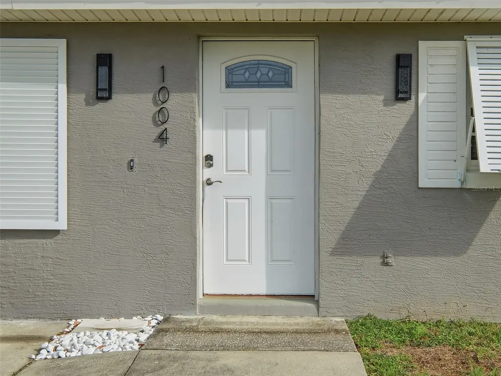 1004 W 7th Street New Smyrna Beach FL 32168