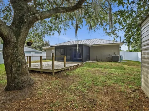 1004 W 7th Street New Smyrna Beach FL 32168