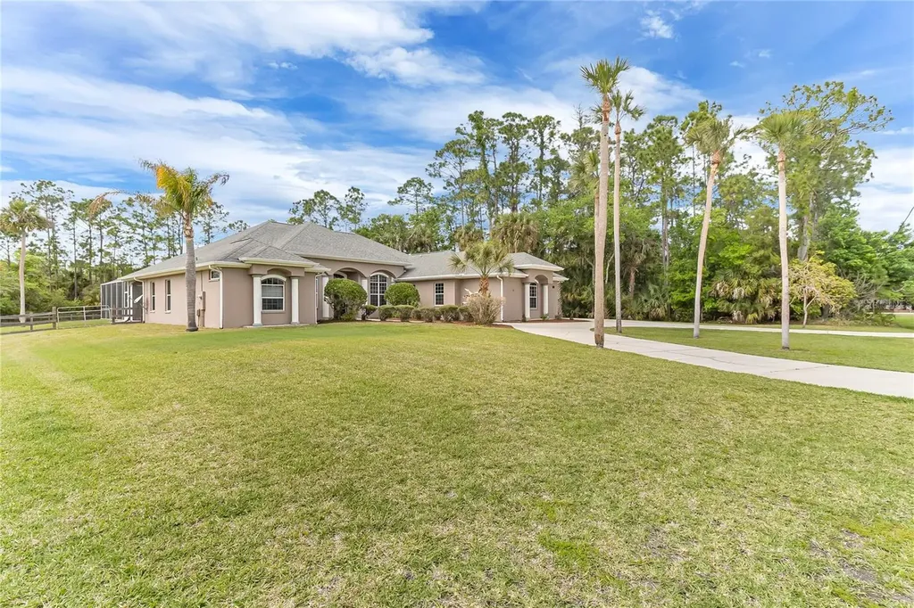 5675 Bob White Trail Mims FL 32754