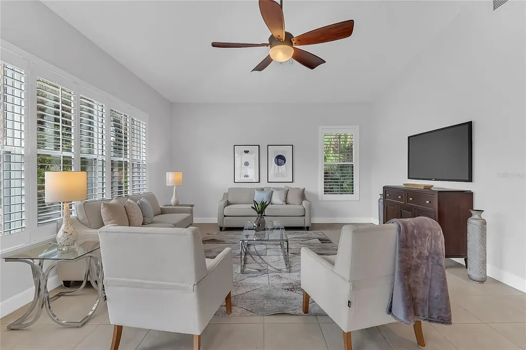 5675 Bob White Trail Mims FL 32754