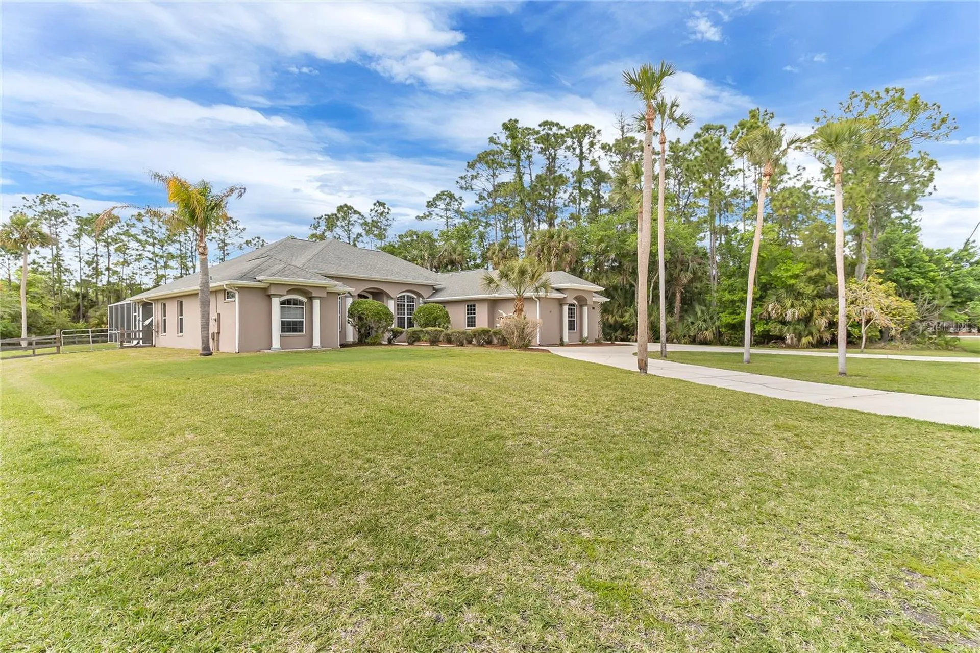 5675 Bob White Trail Mims FL 32754