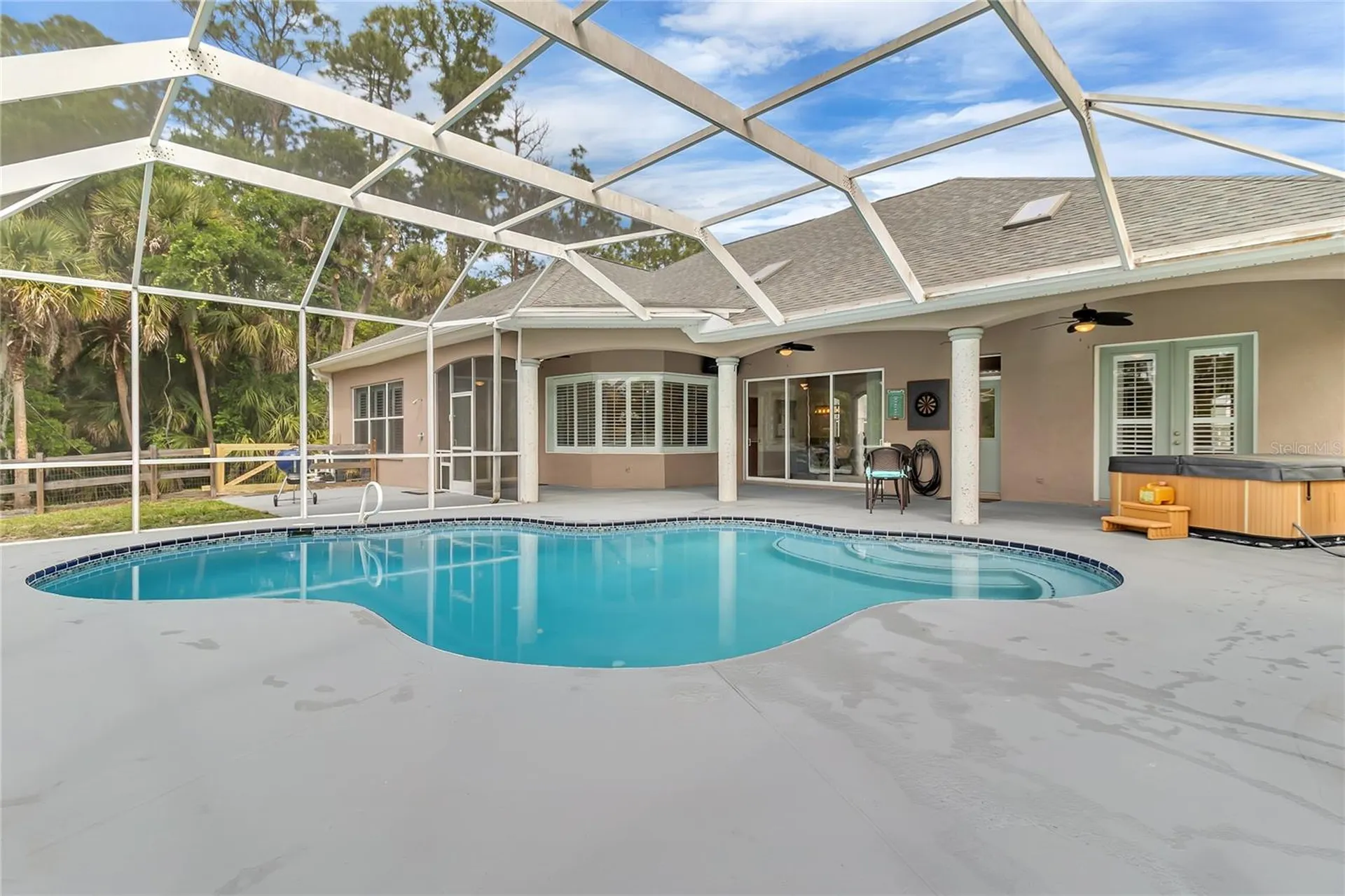 5675 Bob White Trail Mims FL 32754