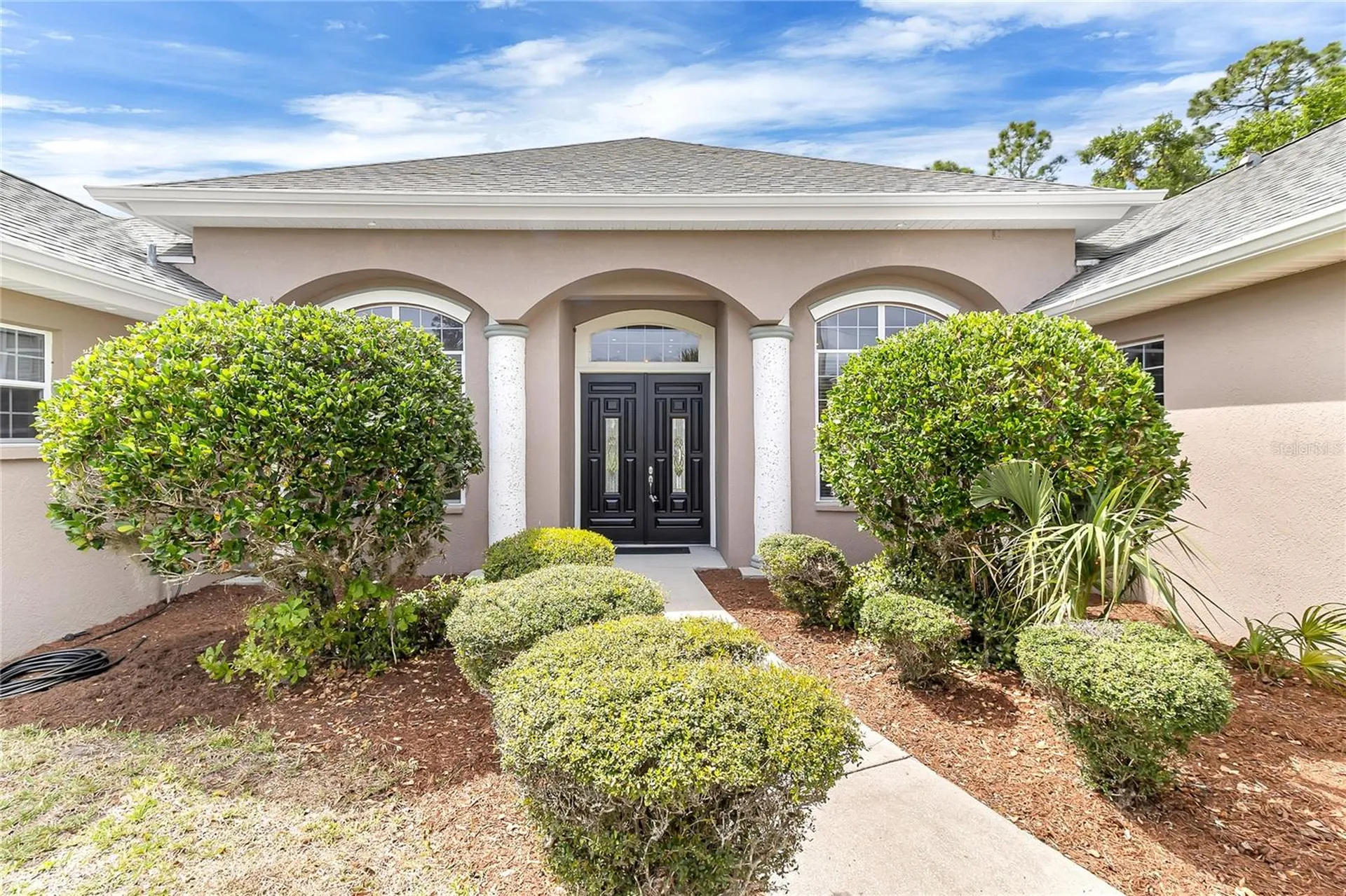 5675 Bob White Trail Mims FL 32754