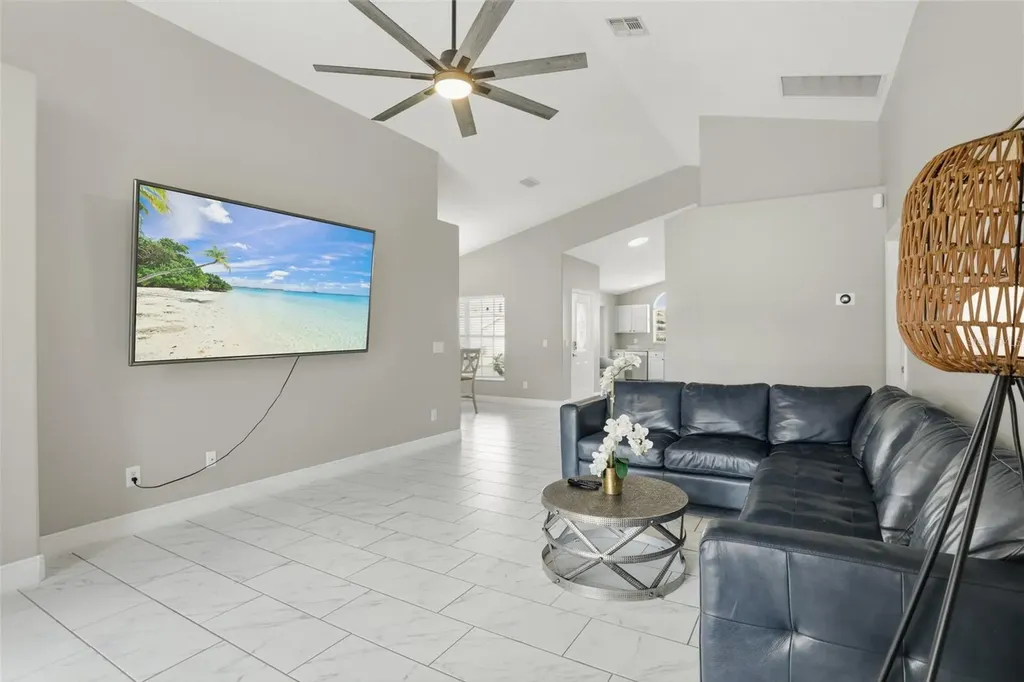 2657 Oneida Loop Kissimmee FL 34747