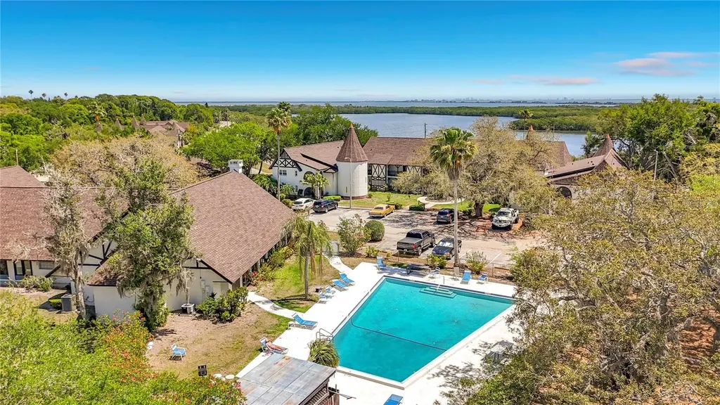 360 N Bayshore Boulevard Clearwater FL 33759