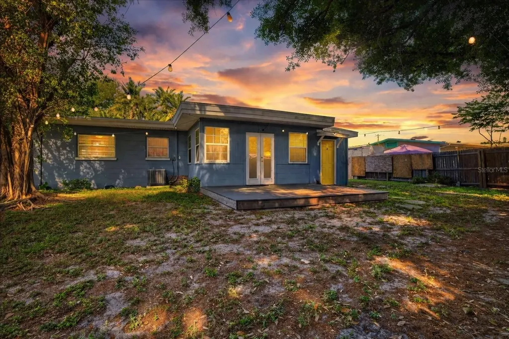 5911 Olive Avenue Sarasota FL 34231