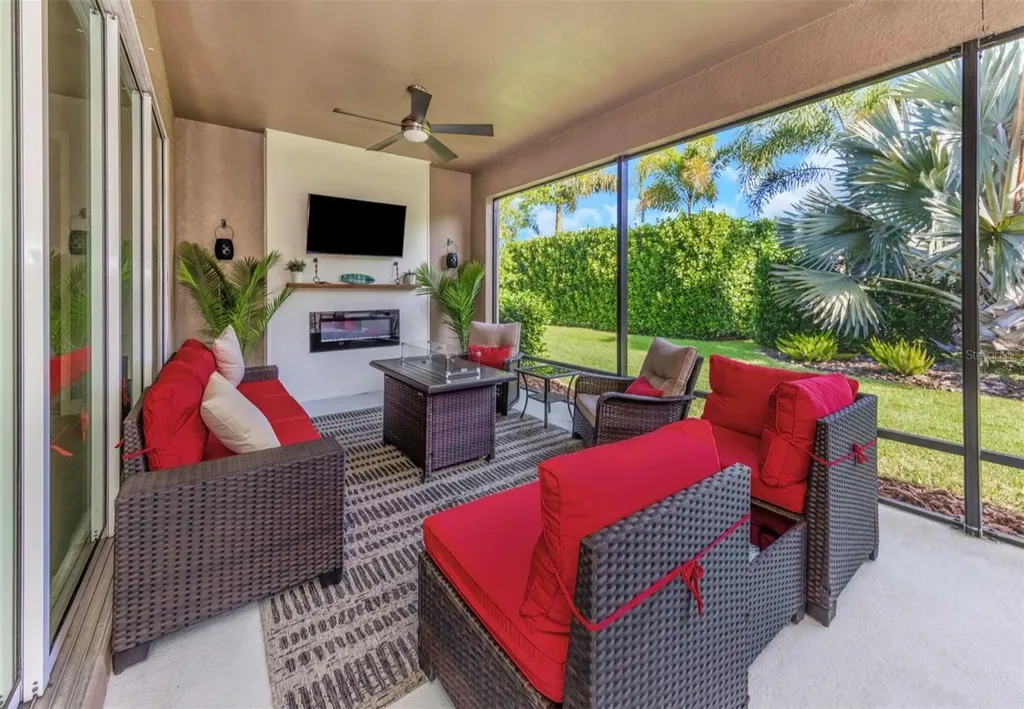 6916 Neopolitan Court Apollo Beach FL 33572