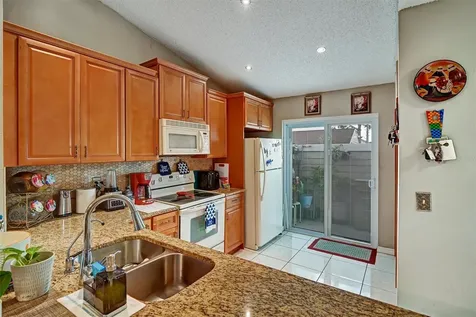 49 Pine Island Circle Kissimmee FL 34743