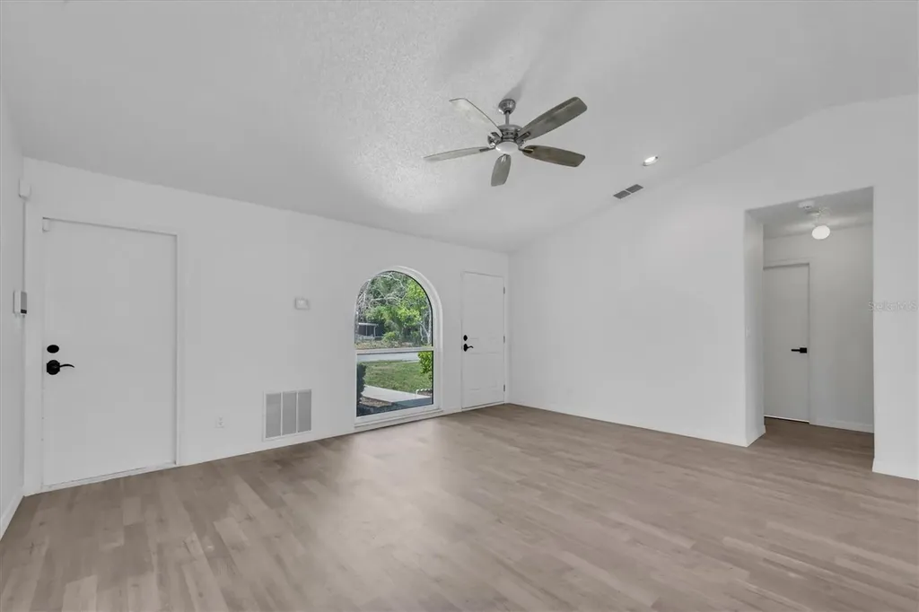 8793 58th Street N Pinellas Park FL 33782