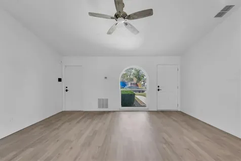 8793 58th Street N Pinellas Park FL 33782