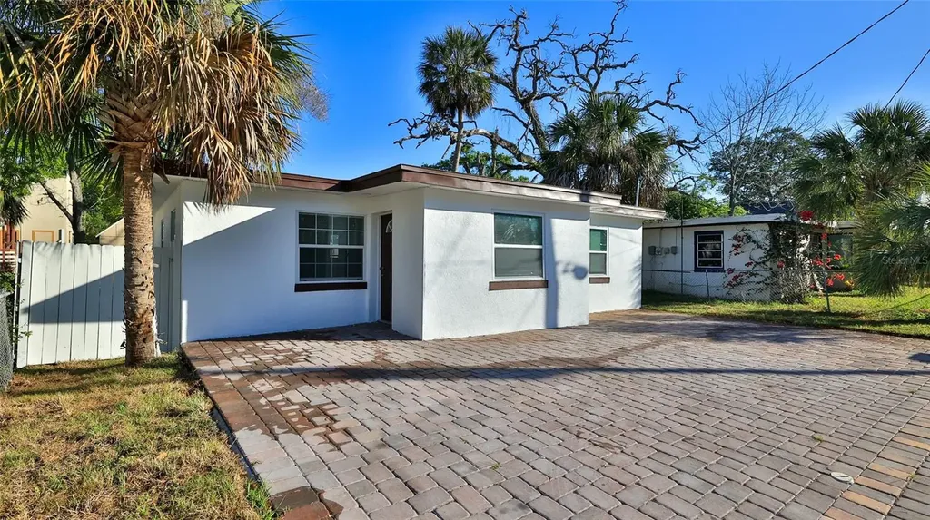 326 Hobart Avenue Daytona Beach FL 32114