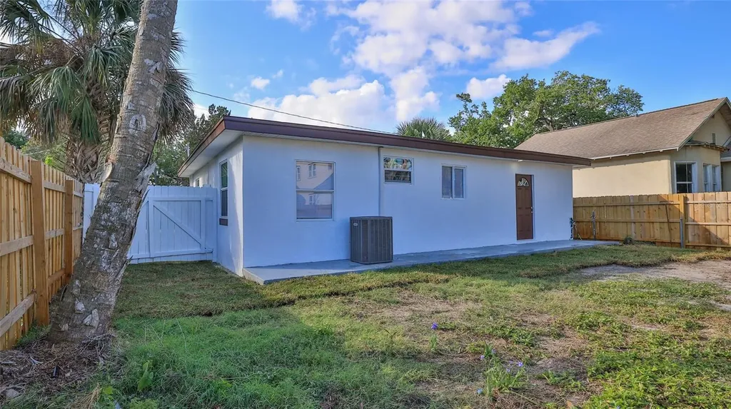 326 Hobart Avenue Daytona Beach FL 32114