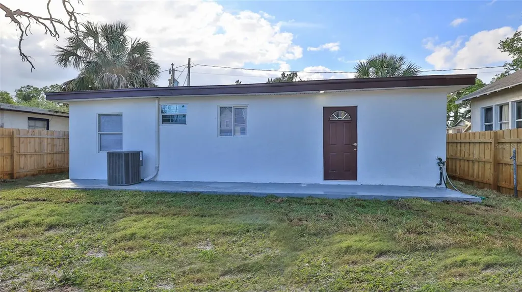 326 Hobart Avenue Daytona Beach FL 32114