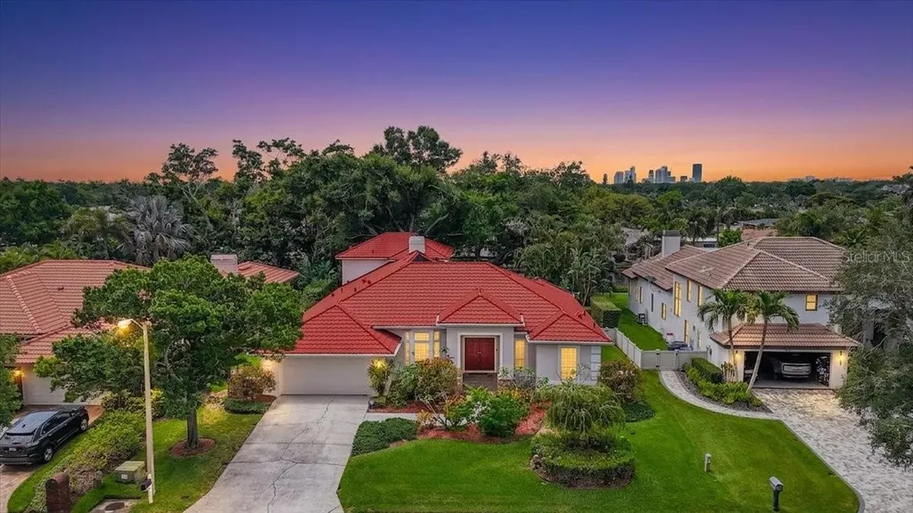860 Sand Pine Drive NE St Petersburg FL 33703